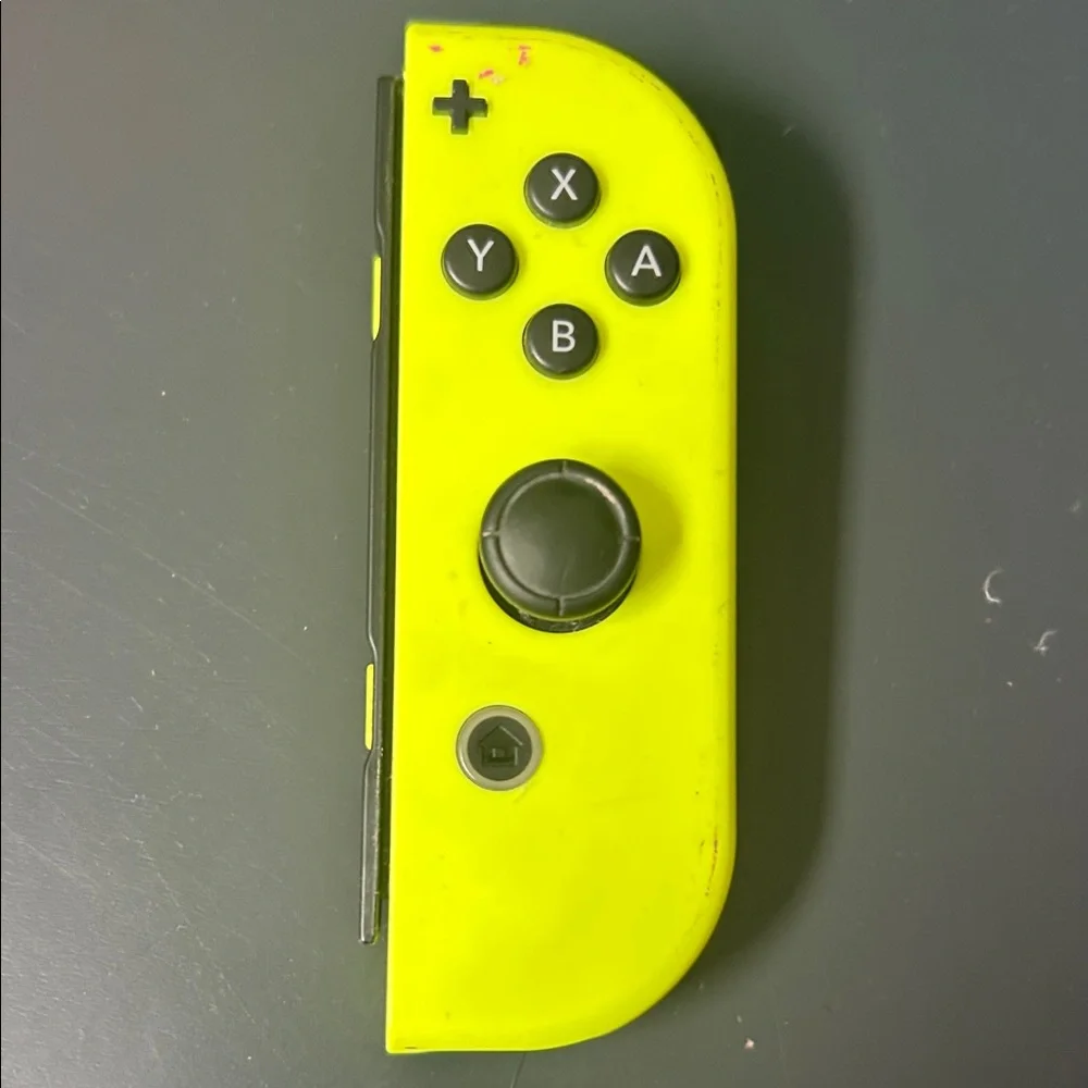 Nintendo Joy-Con Controllers - Blue and Yellow - Picture 6 of 6